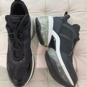 Michael Michael Kors Olympia Extreme Trainer Size 10